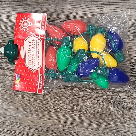 Joyin Light Up Christmas Tree Hat with Matching Christmas Light Necklace - Picture 2 of 5